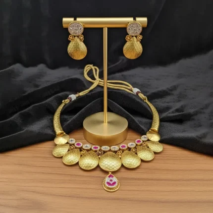 Exquisite Heritage Gold-Plated Choker Set